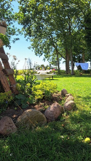Property grounds - Enchanting atmosphere at Nolde country estate (Bylderup-Bov)