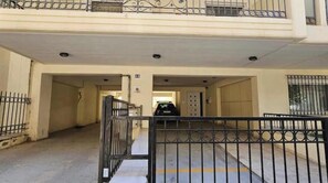 Property grounds - HOMOO next to Acropolis & metro 1BD Apt (Athina)