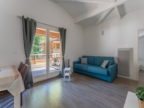 Apartment | Living room - 4-guest Stay Near Moutchic Beach (Lacanau)