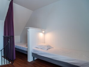 Apartment | 2 bedrooms, bed sheets - Guidel Duplex With Beach Access (Guidel)
