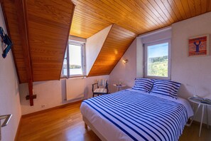 Free WiFi, bed sheets - Ty Gréo, a waterside house in Arradon, for 6 people. (Arradon)
