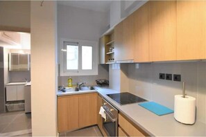 Private kitchen - HOMOO on the Metro- 500 mpbs WIFI- 10' Monastiraki (Athina)