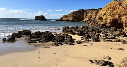 Spacious 2-bed Townhouse Near Torquay Beach