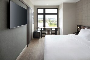 Quarto, 1 cama King | Escrivaninha, Wi-Fi de cortesia, roupa de cama