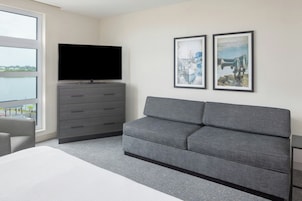 Studio Suite, 1 King Bed with Sofa bed | In-room safe, desk, laptop workspace, blackout drapes