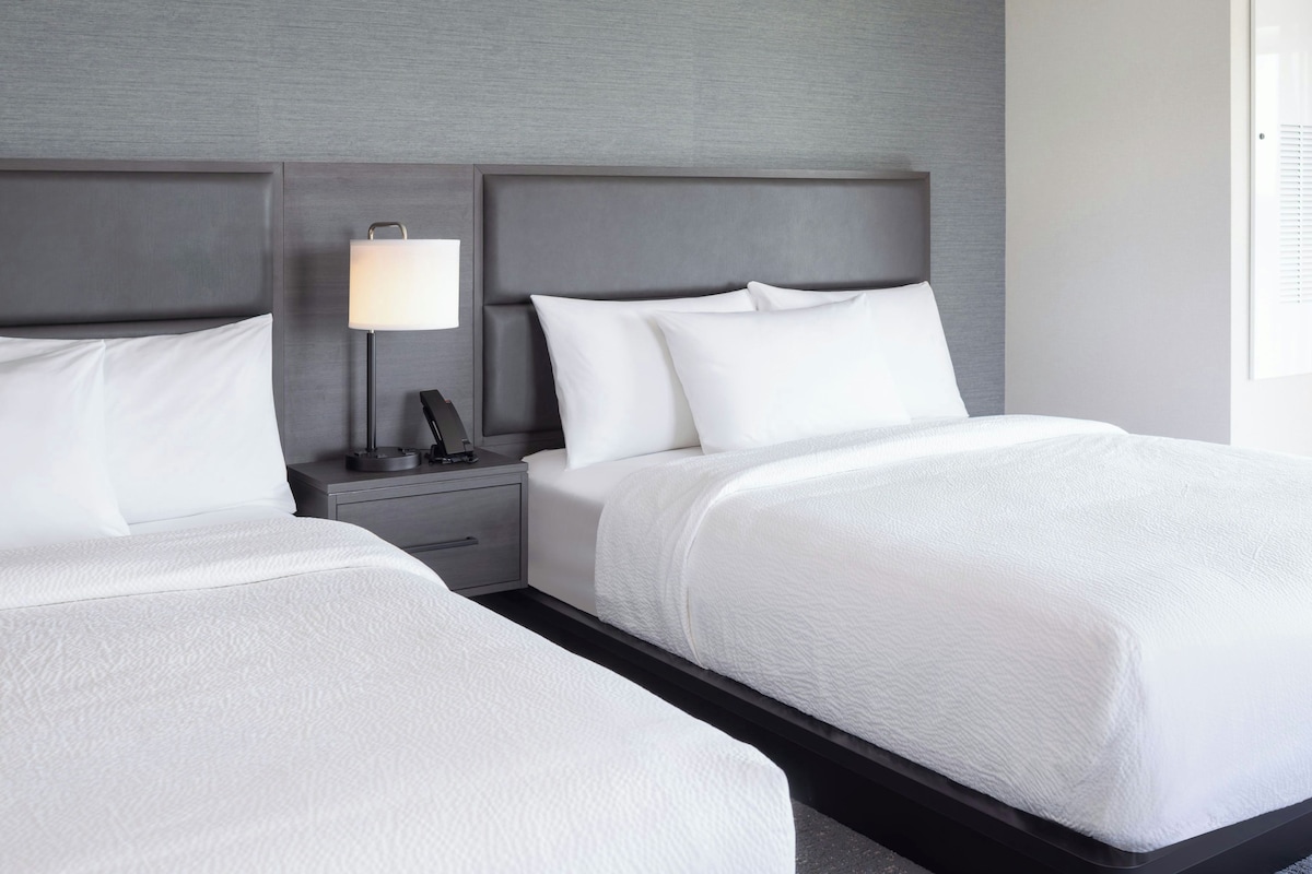 In-room safe, desk, laptop workspace, blackout curtains