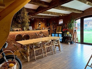 Comfort Single Room, Garden View | Dining