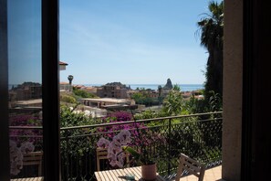 Interior - Stunning Sea View Villa - Private Garden & Parking - Near Etna & Taormina (Aci Castello)