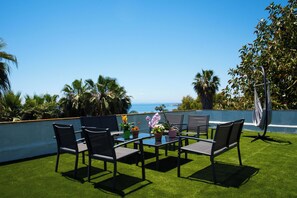 Property grounds - Stunning Sea View Villa - Private Garden & Parking - Near Etna & Taormina (Aci Castello)