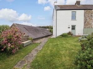 Property grounds - 8 Millmoor Farm Cottage (Haverfordwest)