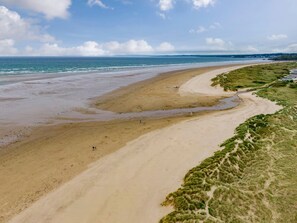 Beach nearby - Seagull Shack (Porthmadog)