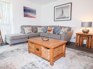 Living area - Seagull Shack (Porthmadog)