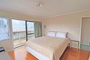 3 bedrooms, bed sheets - Beached As - Whangamata (Whangamatā)