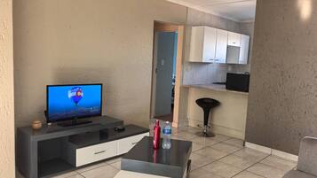Apartment, 2 Bedrooms, Patio | Living area