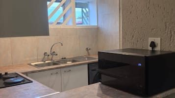 Apartment, 2 Bedrooms, Patio | Private kitchen
