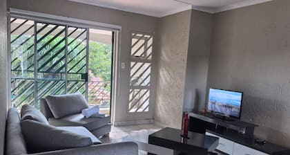 Charming 2-bedroom Apartment in Johannesburg South