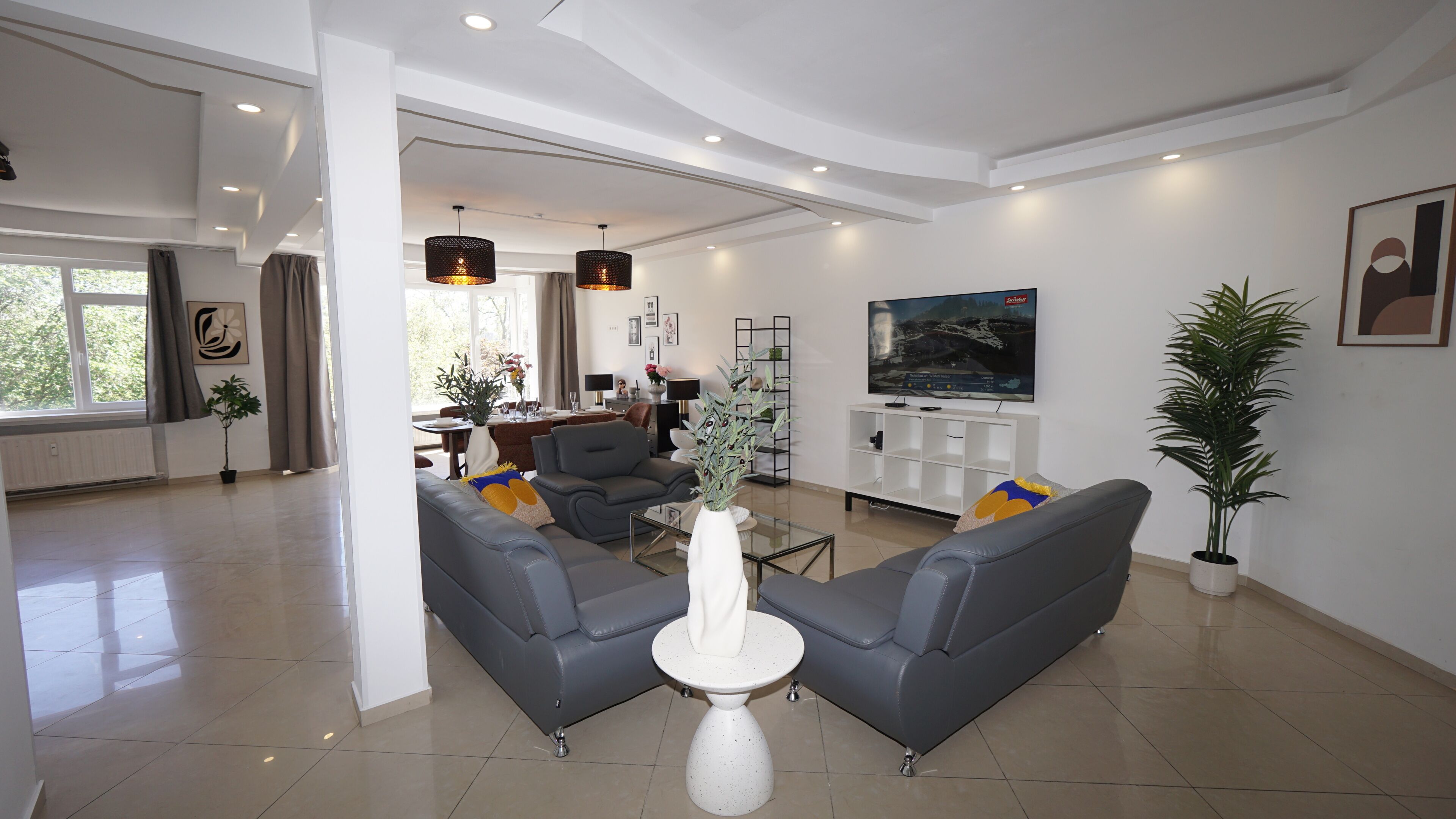 Lovely 4-bedroom Apartment In Quaint Antwerpen Perfect For Groups - Schoten