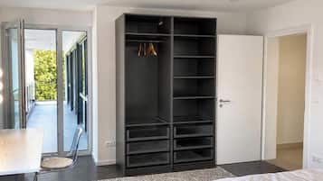 Penthouse, Balcony | In-room safe, soundproofing, iron/ironing board, free WiFi