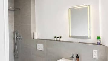Penthouse, Balcony | Bathroom | Free toiletries, towels, soap, shampoo