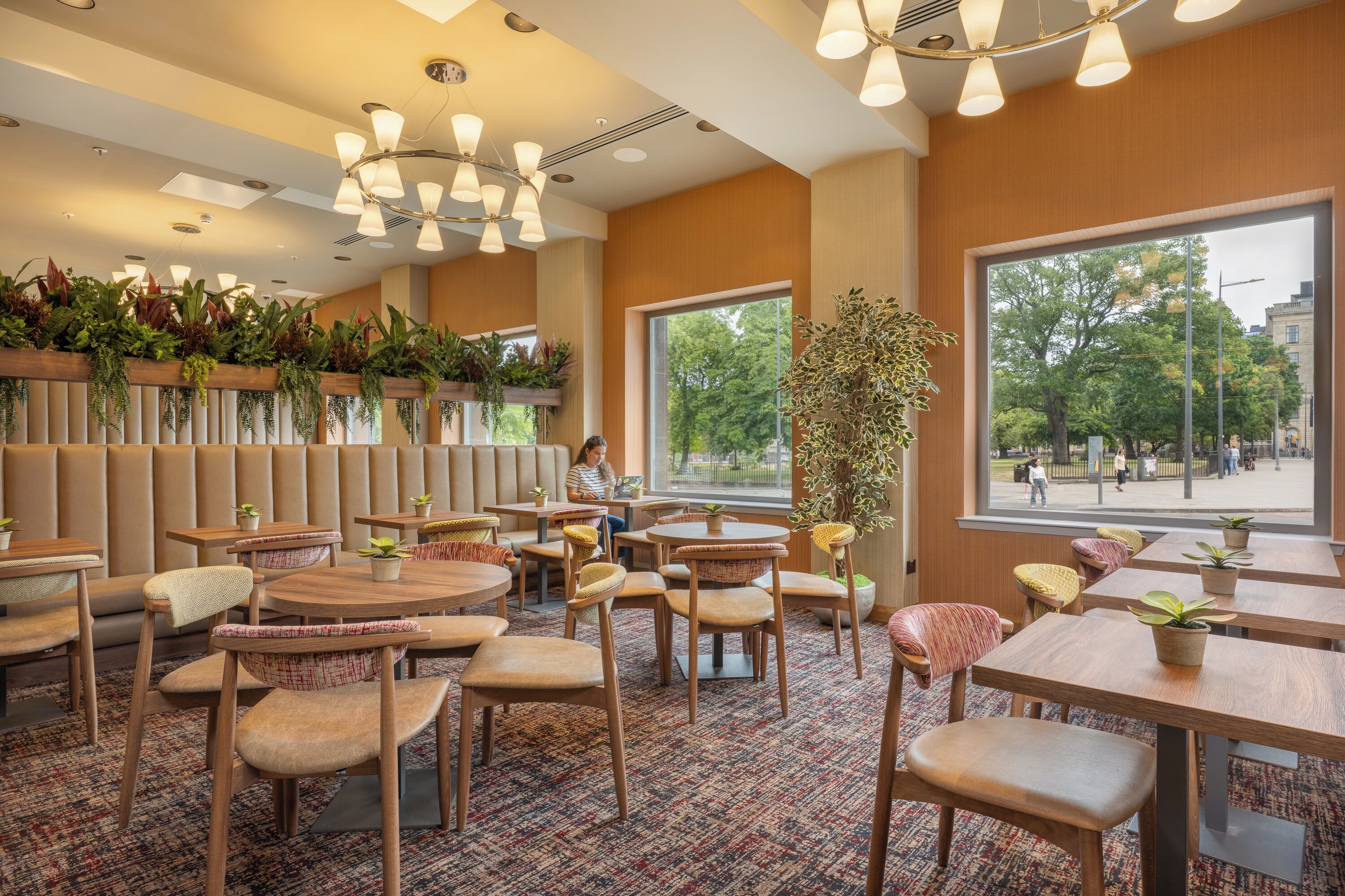 Lobby-lounge