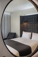 Pillow-top beds, desk, laptop workspace, bed sheets