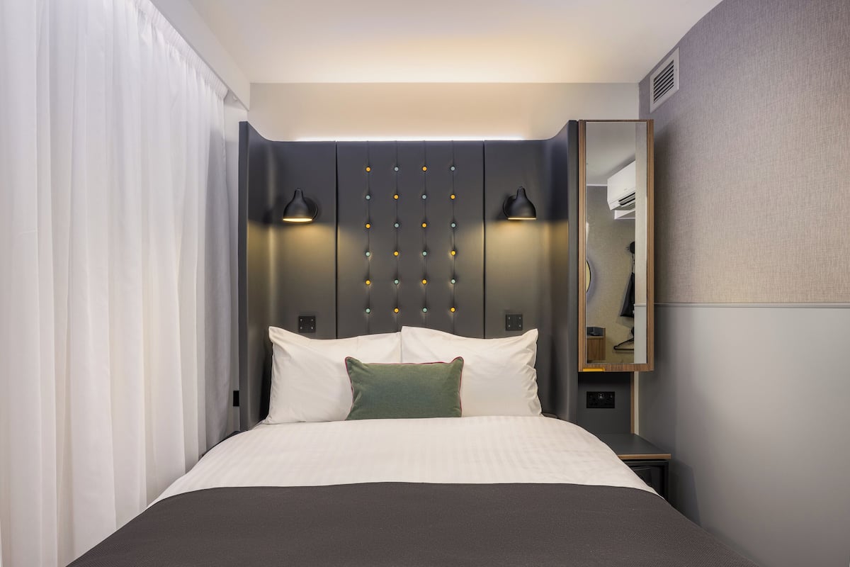 Cosy Double without Window | Pillow-top beds, desk, laptop workspace, bed sheets