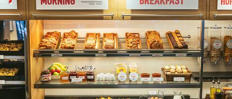 Petit déjeuner continental servi tous les jours en supplément
