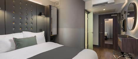 Cosy Double without Window | Colchones con acolchado adicional y escritorio