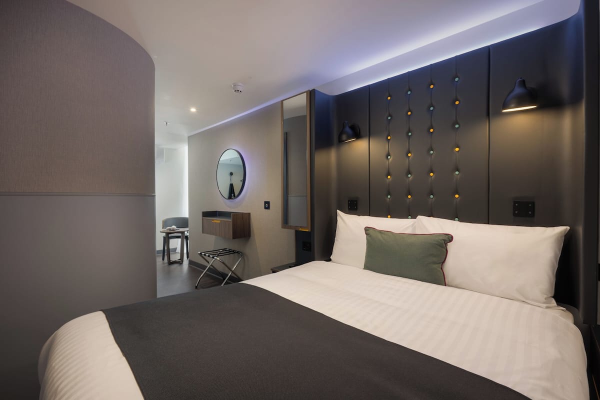 Comfy Double with Window | Pillow-top beds, desk, laptop workspace, bed sheets
