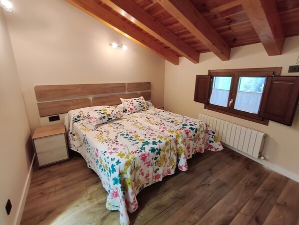 3 bedrooms, WiFi, bed sheets