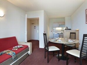 Apartment | Living room - Heritage Stay for Four in Epernay (Epernay)