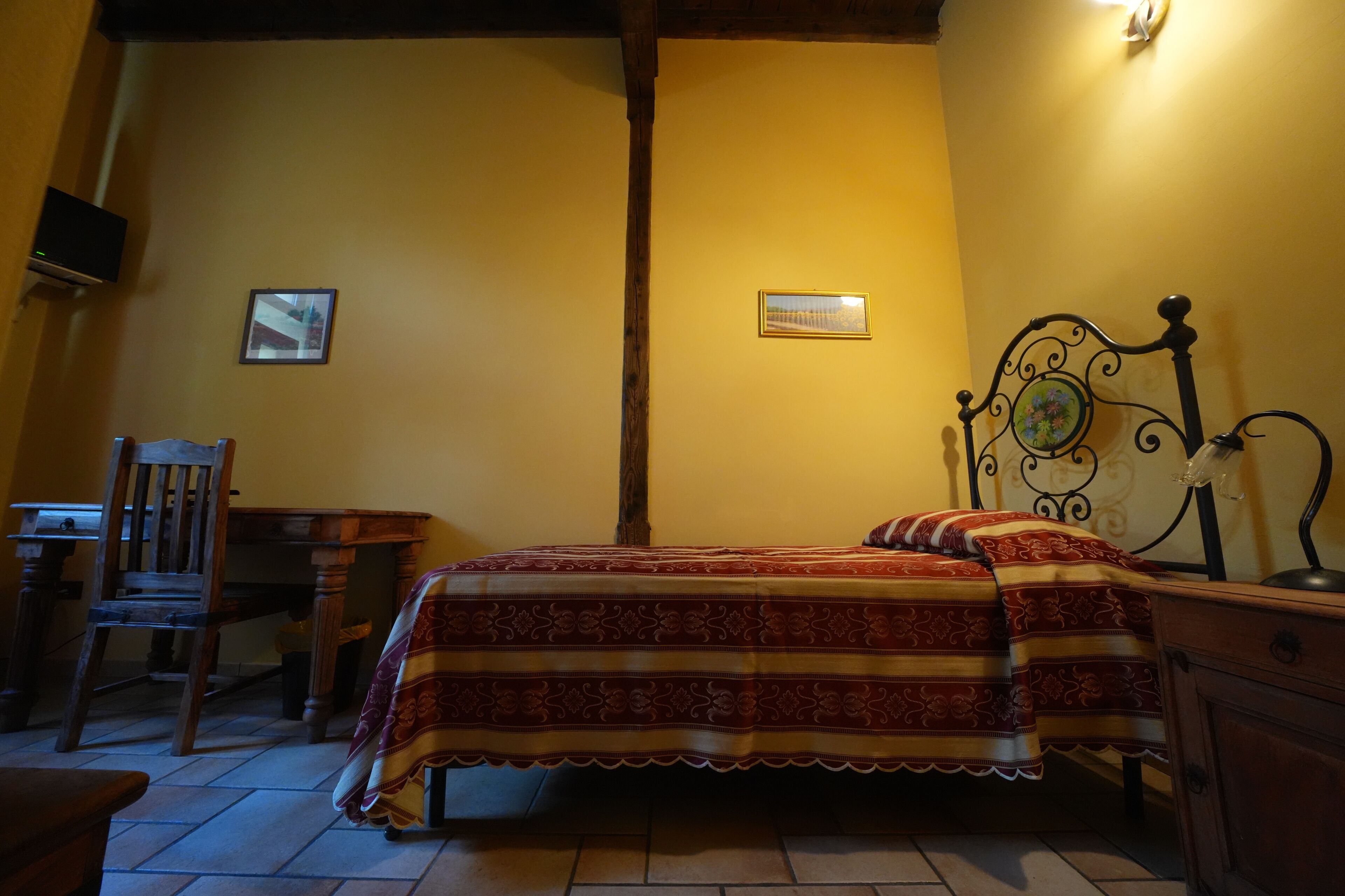 Deluxe Single Room, Courtyard View