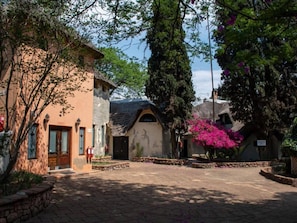 Exterior - Room-cozy Lodge Room With Garden Views i (Johannesburg)