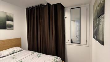 1 bedroom, desk, iron/ironing board, free WiFi