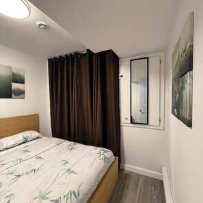 1 habitación, escritorio, tabla de planchar con plancha y wifi gratis