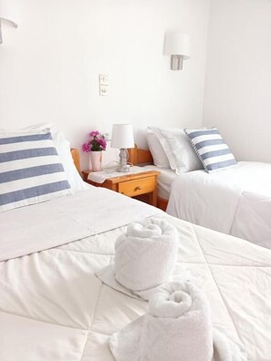 Classic Twin Room, Balcony, Sea View | Free WiFi - Massouri Rooms  (Kalymnos)