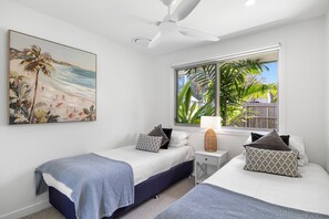 4 bedrooms, bed sheets - Spacious 4-bed Coastal Home With Pool (Sunshine Coast)