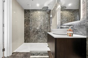 Bathroom - W2 Studio Walk to Hyde Park (London)