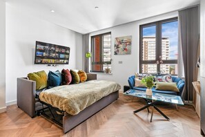TV - W2 Studio Walk to Hyde Park (London)
