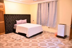 Room - 4-bedroom house in fantastic Accra with cool city vibes (Accra)