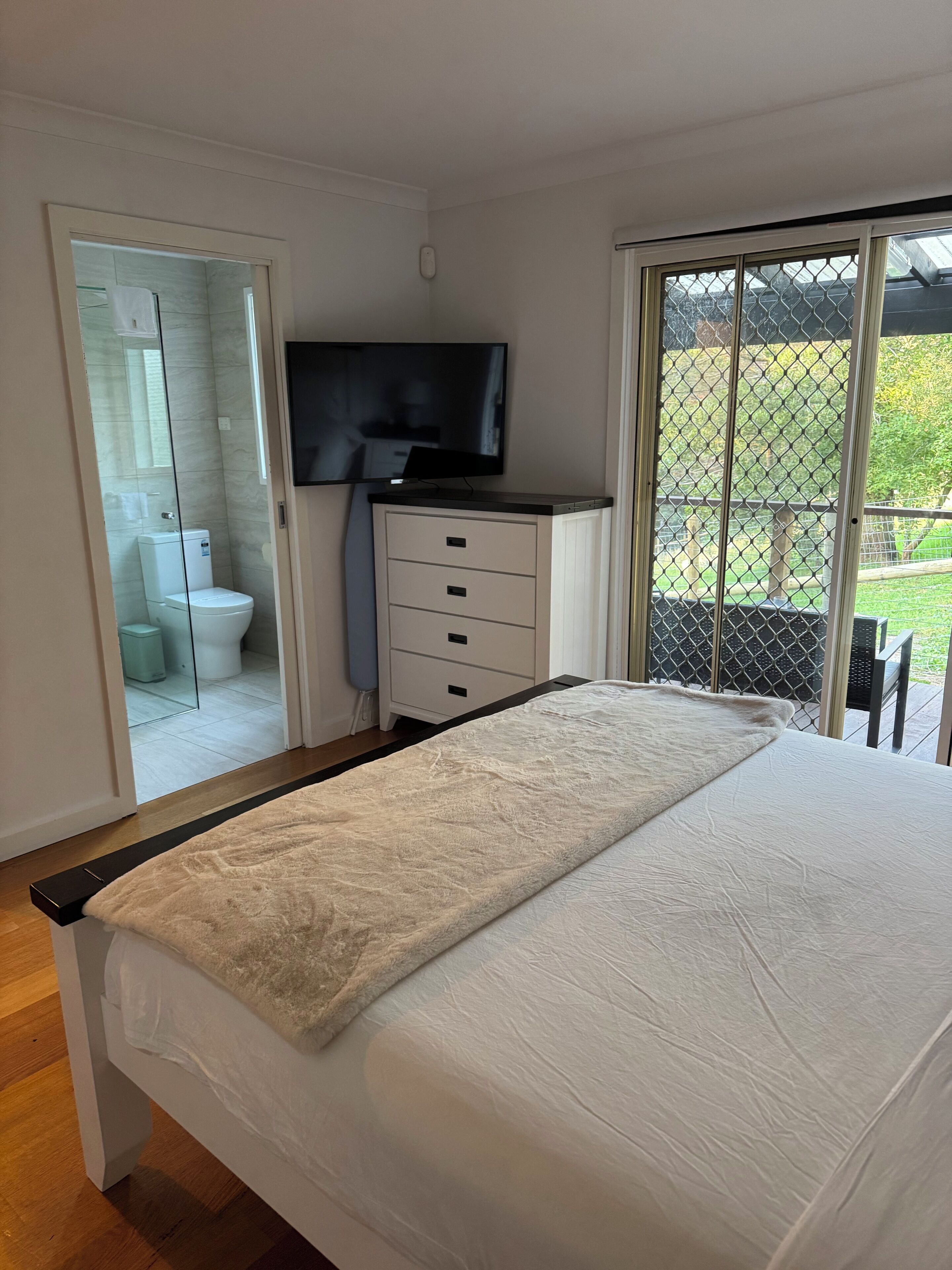 3 habitaciones, tabla de planchar con plancha y wifi gratis 