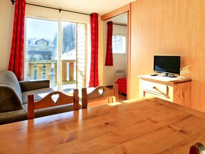 Apartment | Dining - Family Apartment in La Foux D'allos (Allos)