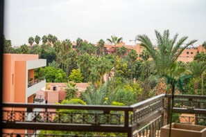 Property grounds - Vue Majorelle: 2 suites- Private terrace-parking area (Marrakesh)