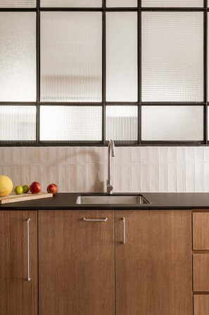 Fridge, oven, stovetop, coffee/tea maker - Noemia Athens, Superior Studio near Acropolis (Athina)