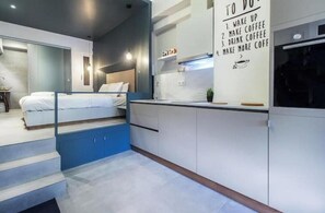 Iron/ironing board, WiFi, bed sheets - New Modern and cozy studio in Thiseio (Athina)