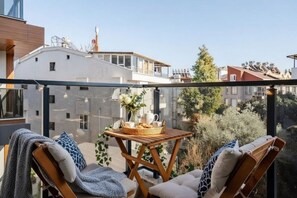 Outdoor dining - Diker Port Residence (11)Furnished, 5 Min to Beach (Konyaaltı)