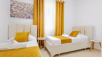 Iron/ironing board, WiFi, bed sheets