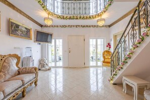 Interior - The Secret Garden Villa (Durrësi)