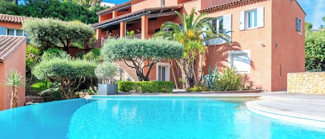 Piscine extérieure, piscine chauffée