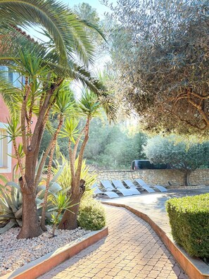 Terrace/patio - Domaine La Maison du Castellet & SPA 6 minutes from Bandol beaches (Le Castellet)